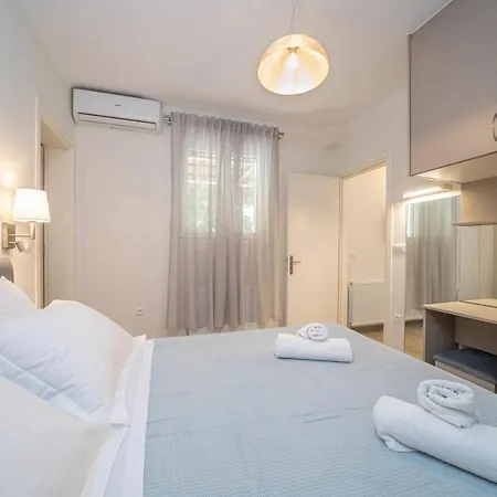 Ilias Apartment *